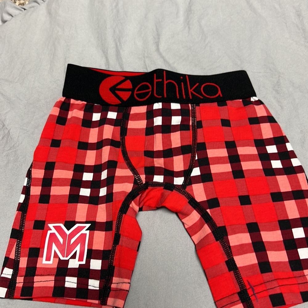 ‎Ethika - Picture 4 of 8